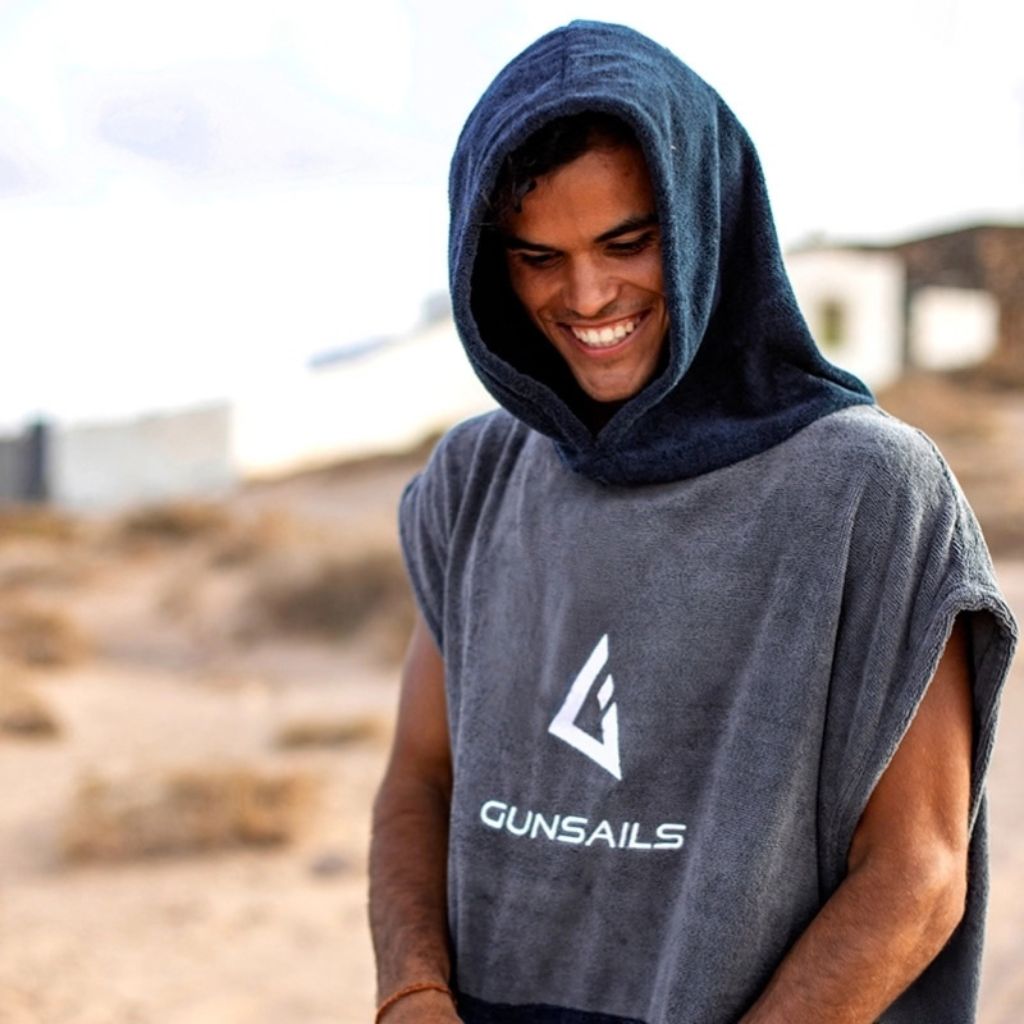 GUNSAILS Poncho Petrol detail 3
